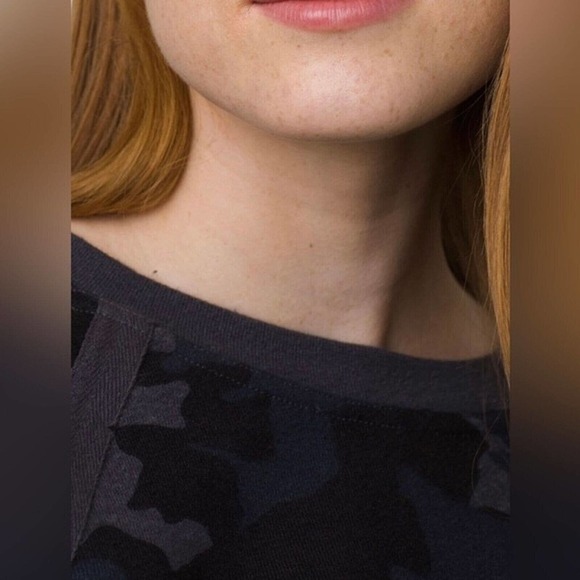 Prana Cozy Up Sweatshirt in Nautical Camo Small MSRP 89.00 - Picture 4 of 4